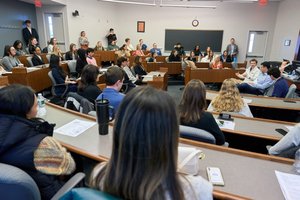 Students engaged with ’CUSE50 honorees during 2024 ’CUSE50 Student Summit. (Photo by Chuck Wainwright)