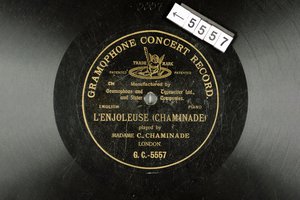 Black L’Enjoleuse (GC-5557) record with gold writing