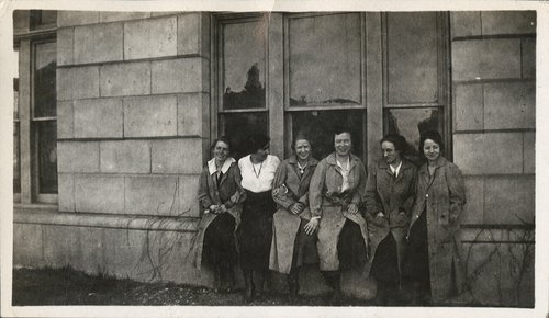 Chemistry students, circa 1918. Edna Ruth Howe Papers