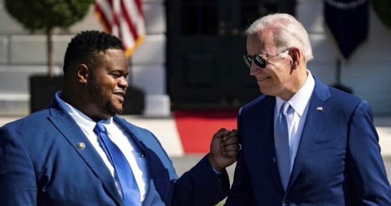 Josh Aviv and President Joe Biden have a coversation in the Rose Garden