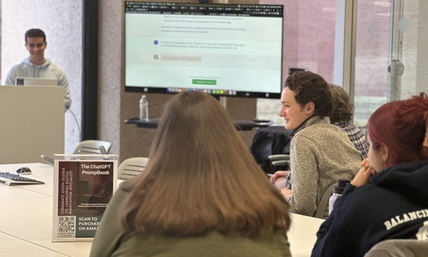 Justin Gluska and other students participate in the Lunch&Learn workshop