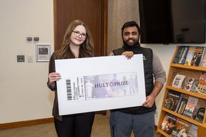 Lindy Truitt ’25 (College of Visual and Performing Arts) and Anjaneya Padwal G’25 (School of Information Studies), founders of SipSafe+. Photo by Lars Jendruschewitz.