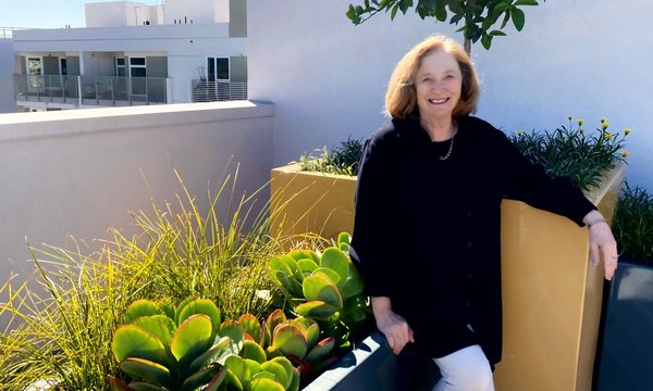 Linda Dickerson-Hartsock pose for a photo