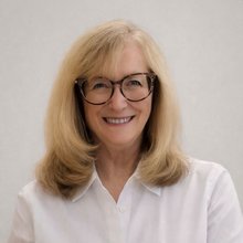 headshot of  Linda Dickerson Hartsock