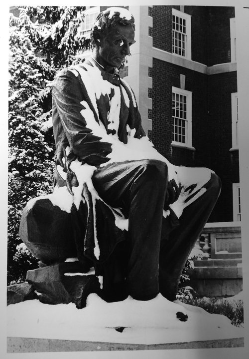Statue of seated Abraham Lincoln, sculpted by James Earle Fraser and cast 1968. Syracuse University Photograph Collection.