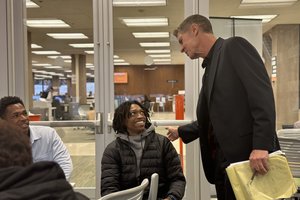 Doctor of law and institutional trading technology executive Tim Geannopulos visited Syracuse University’s Blackstone LaunchPad at SU Libraries on January 30, 2023