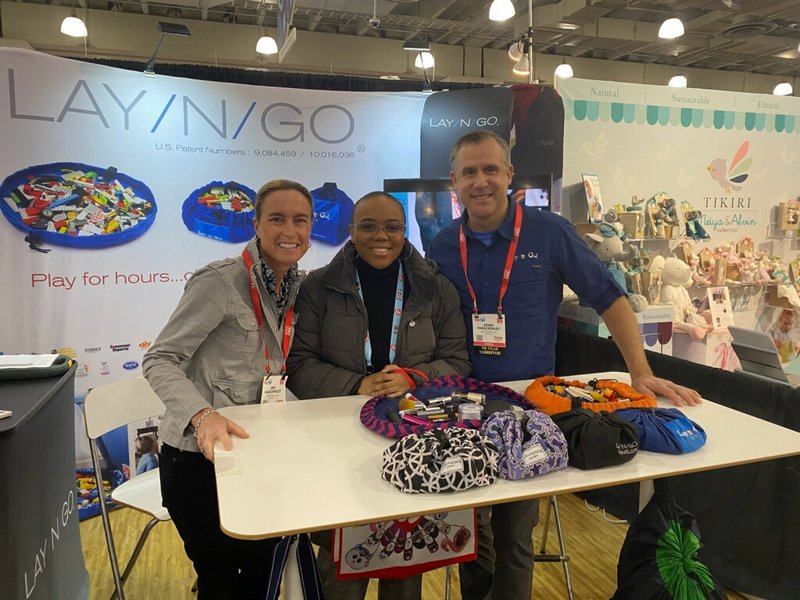 Victoria-Lawson-at-U.S.-Toy-Show