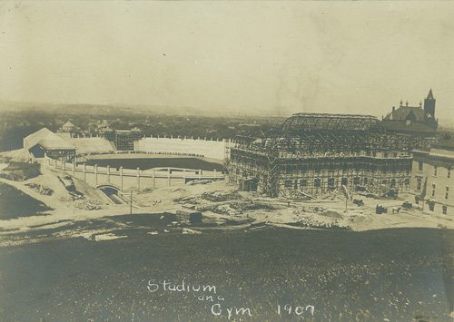 black and white of outside of building in 1907