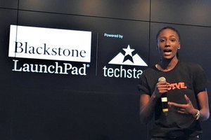 Kelsey Davis ’19 G’20 speaking at a LaunchPad network event