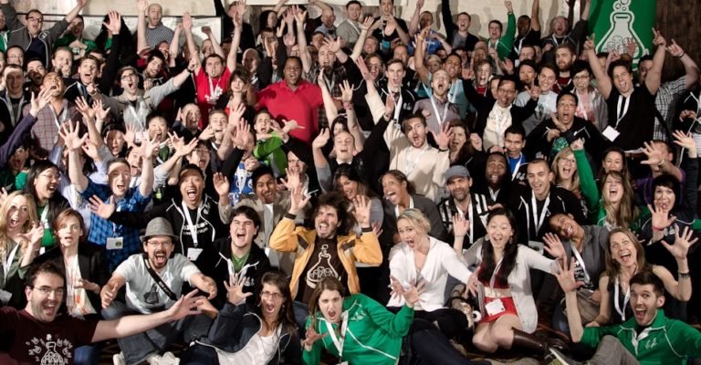 startup-weekend-organizers-1-1-768x400